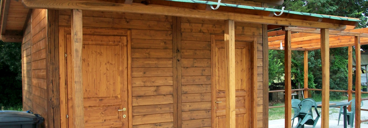 Box con ombreggiante in legno